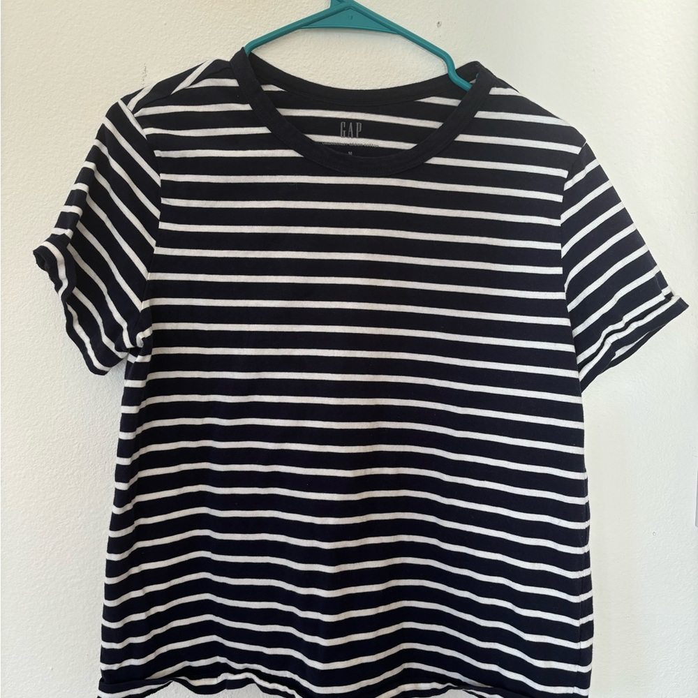 GAP navy and White Striped vintage tee M